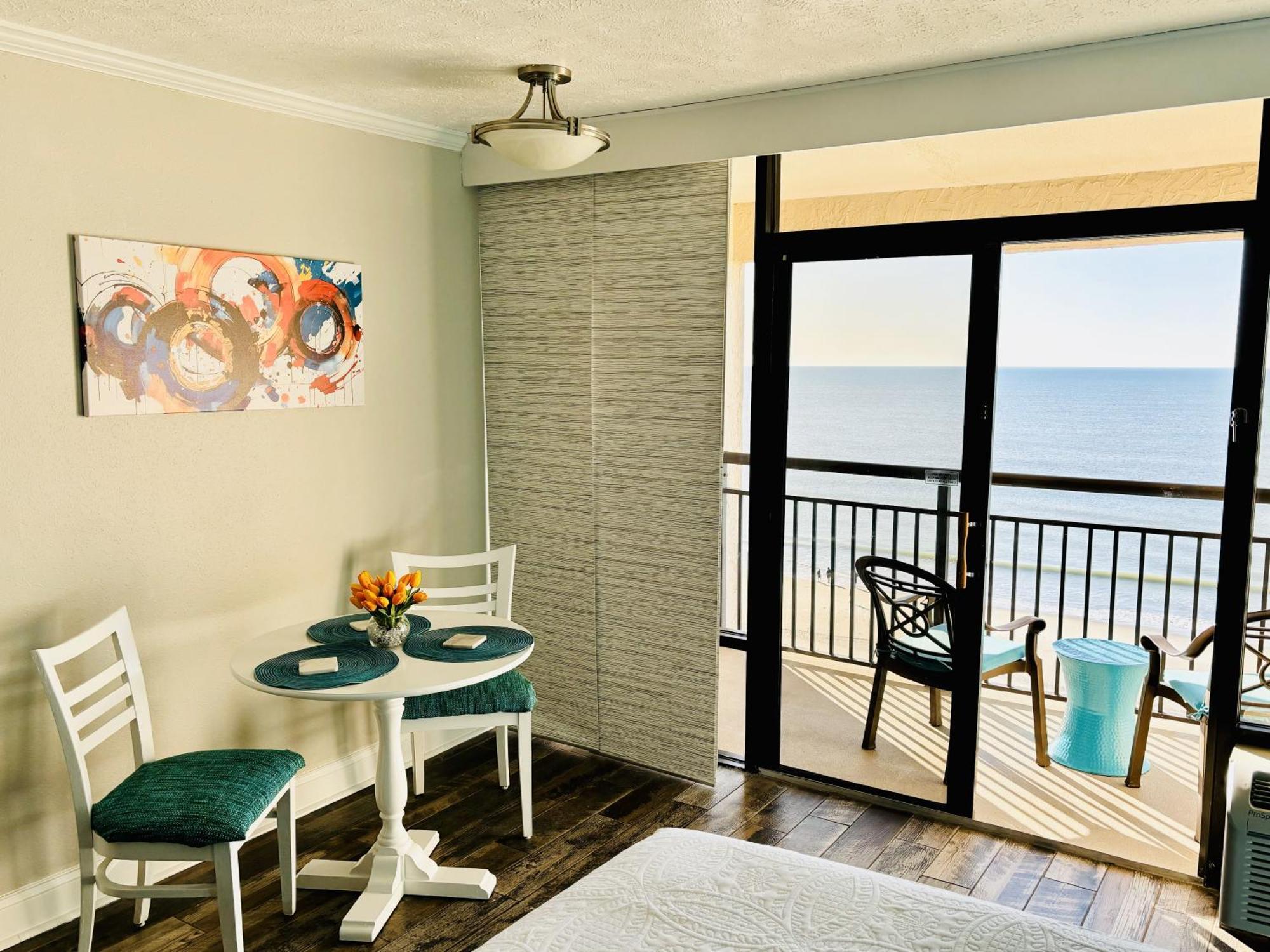 Sea La Vie Oceanfront Studio Миртл-Бич Экстерьер фото