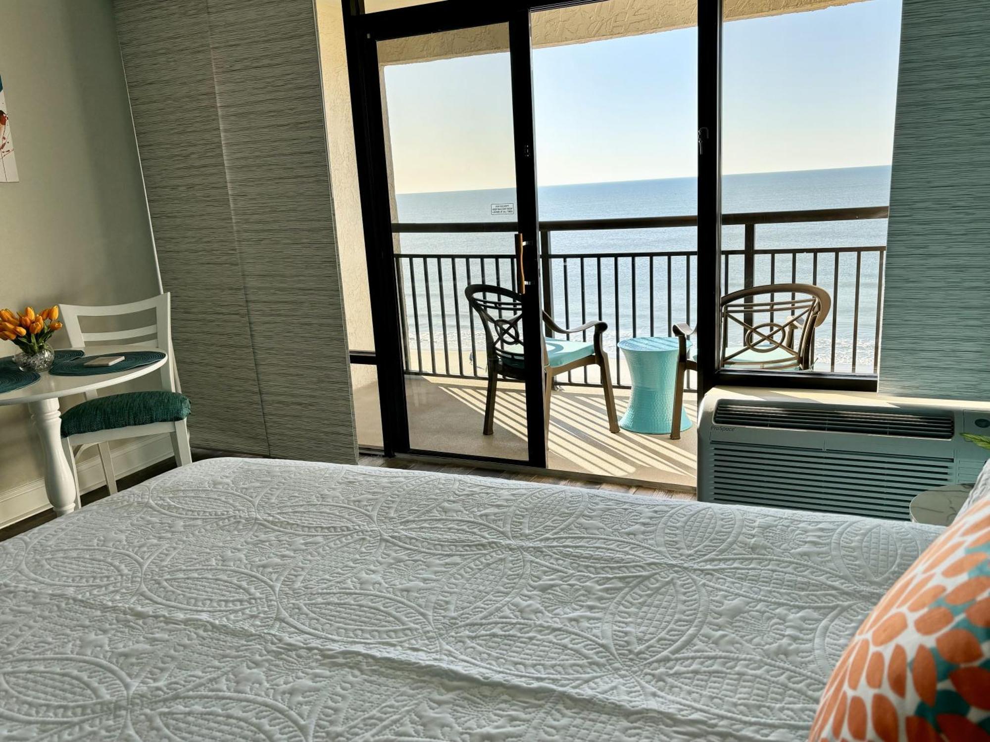 Sea La Vie Oceanfront Studio Миртл-Бич Экстерьер фото